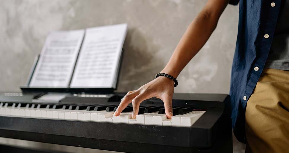 Aprender a tocar piano em adulto